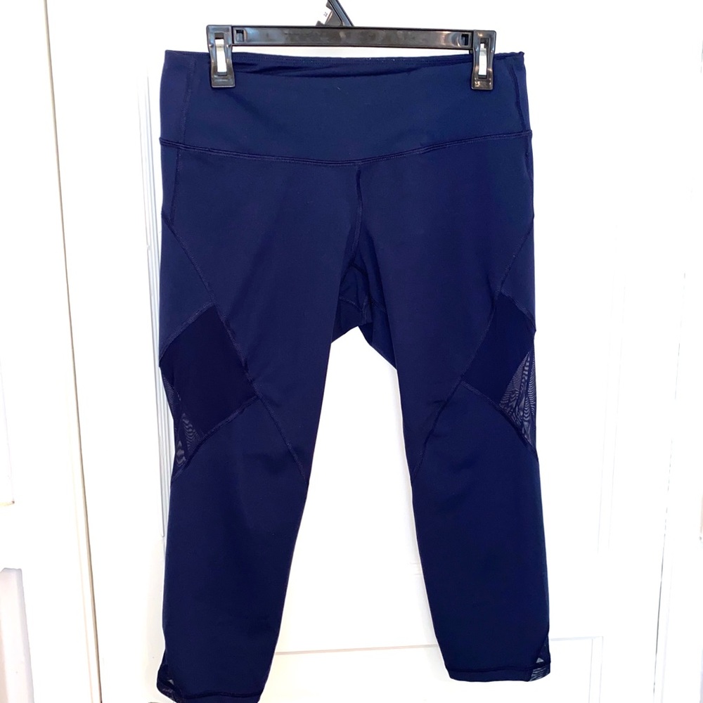 MidRise Go-Dry Sheer Cutout Cropped Leggings